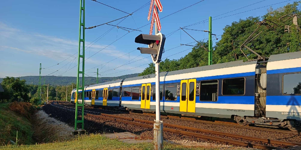 Módosított menetrend szerint közlekednek a vonatok a nyári időszámítás kapcsán