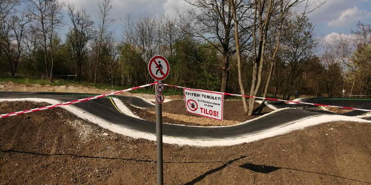 Még nem szabad használni a pumptrack pályát