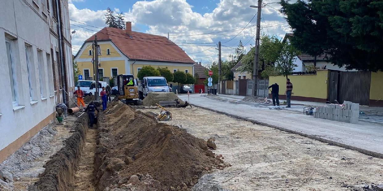  Biztonságosabb környezet, több fa és zöldterület hamarosan a Templom téri iskolánál