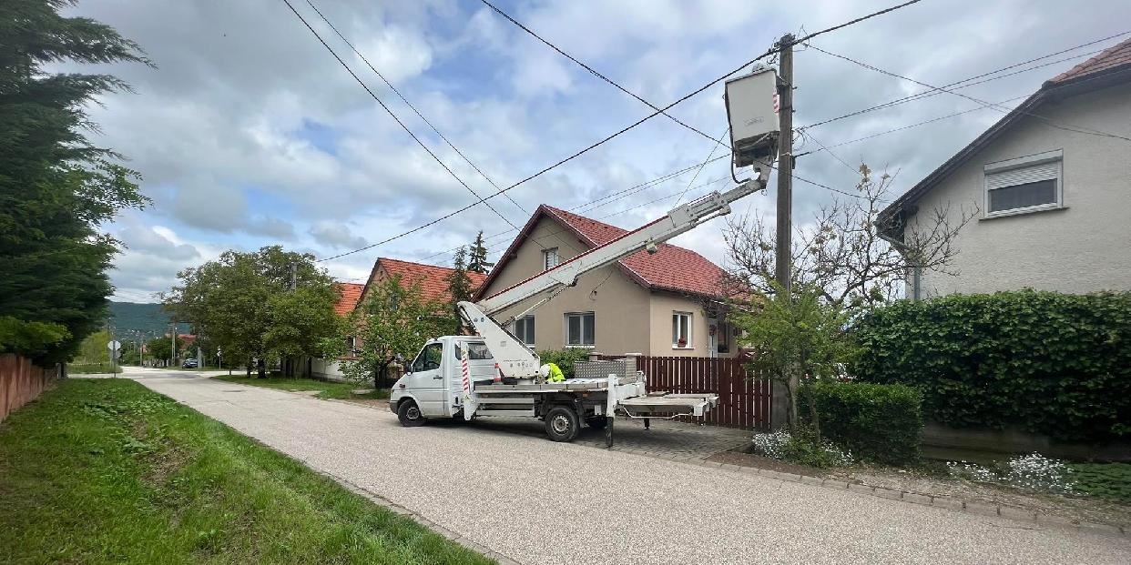 A végéhez közeledik a közvilágítás korszerűsítése, egyúttal a visszakapcsolás i