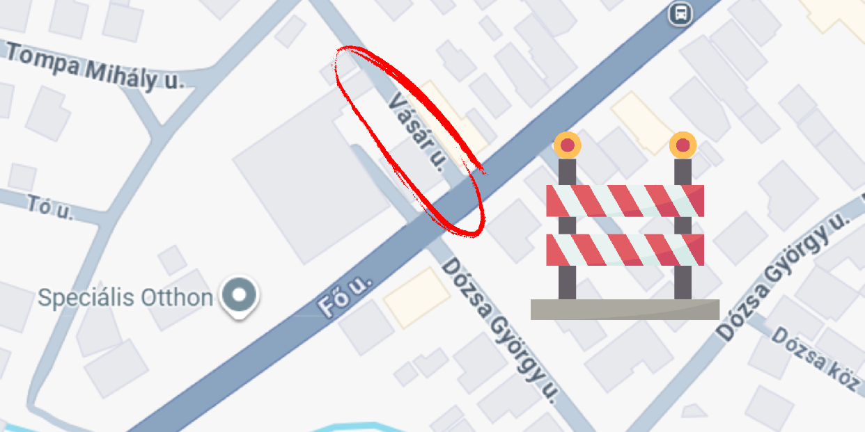 Járdalezárás a Vásár utca és a 10-es út sarkán