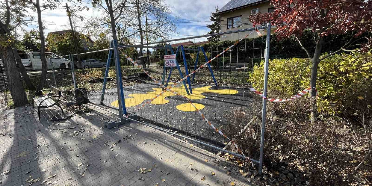 Telepítik hamarosan az új játékeszközöket a Görgey utcai játszótéren