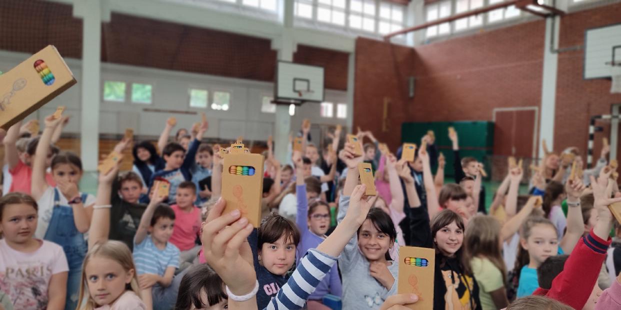 Gyermeknapi meglepetést kaptak Pilisvörösvár bölcsisei, óvodásai és általános iskolásai - Galériával