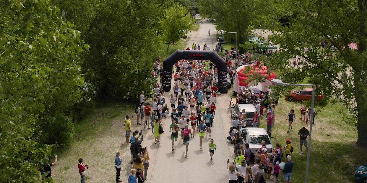 Látványos drónvideón a Pilisvörösvár-UBM RedRun