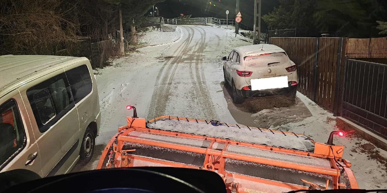 Fontos! Kérünk mindenkit, hogy az ingatlanon belül parkoljon