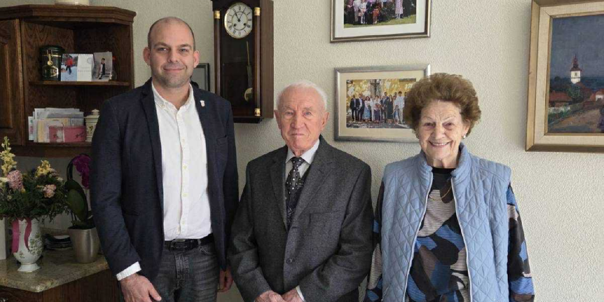 Isten éltesse a ma 90 éves Manhertz Matyi bácsit