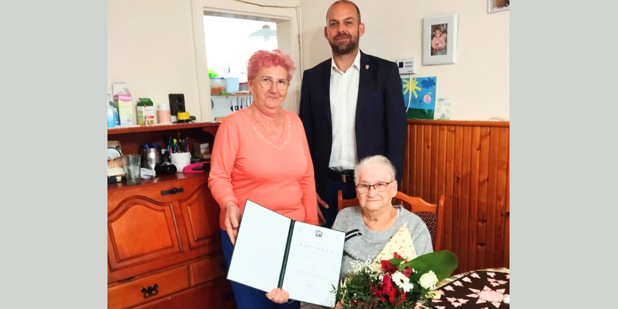 Egy derűs élet kilenc évtizede – Emmi néni köszöntése