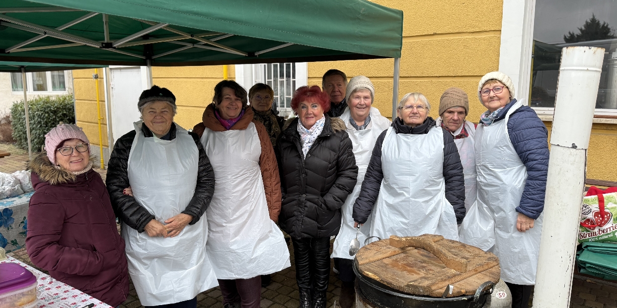 Egy tál meleg étel, sok törődés – ünnepi összefogás Vörösváron