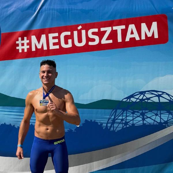 25 vörösvári teljesítette az idei Balaton-átúszást