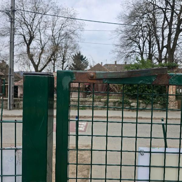 Fokozott figyelmet kérünk a Rákóczi utcai játszótérnél