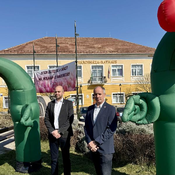 Isten éltesse a hölgyeket!