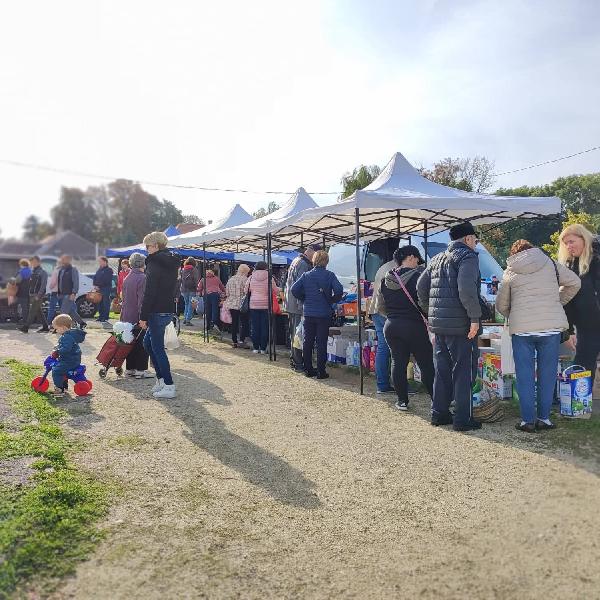 Vásárolni és árusítani is megéri a helyi termelői piacon