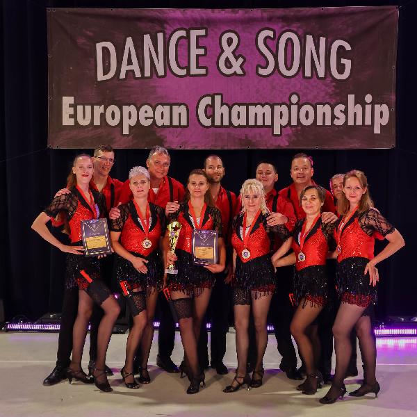 Aranyérem az Európa-bajnokságon – és indulnak a bachata órák Vörösváron