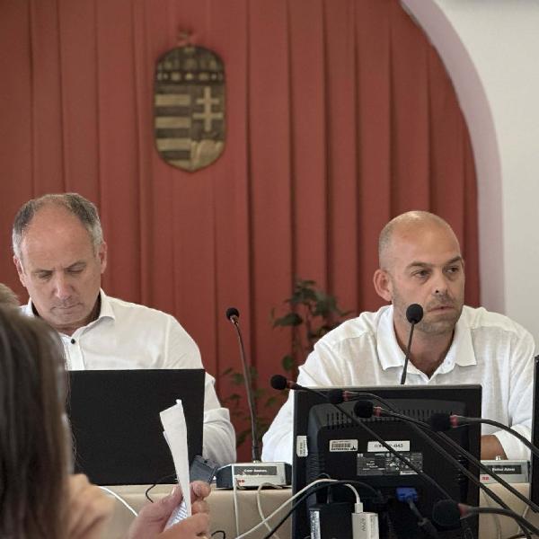 Képviselő-testületi ülést tartunk csütörtök délután Vörösváron