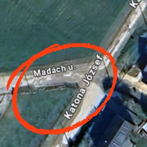Útlezárás a Madách utcában