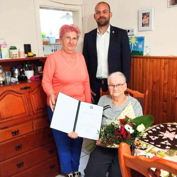 Egy derűs élet kilenc évtizede – Emmi néni köszöntése