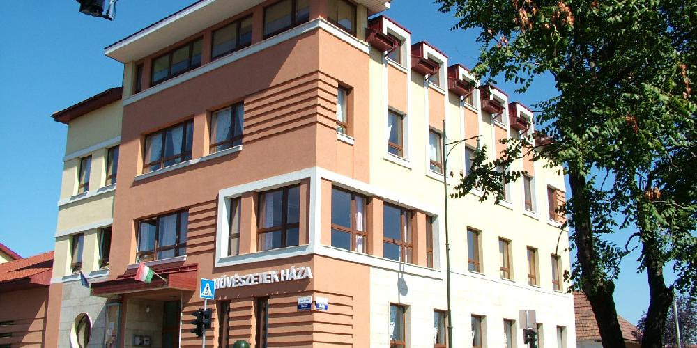 Művészetek Háza